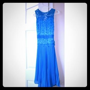 BRAND NEW cutout midi dress size xsmall